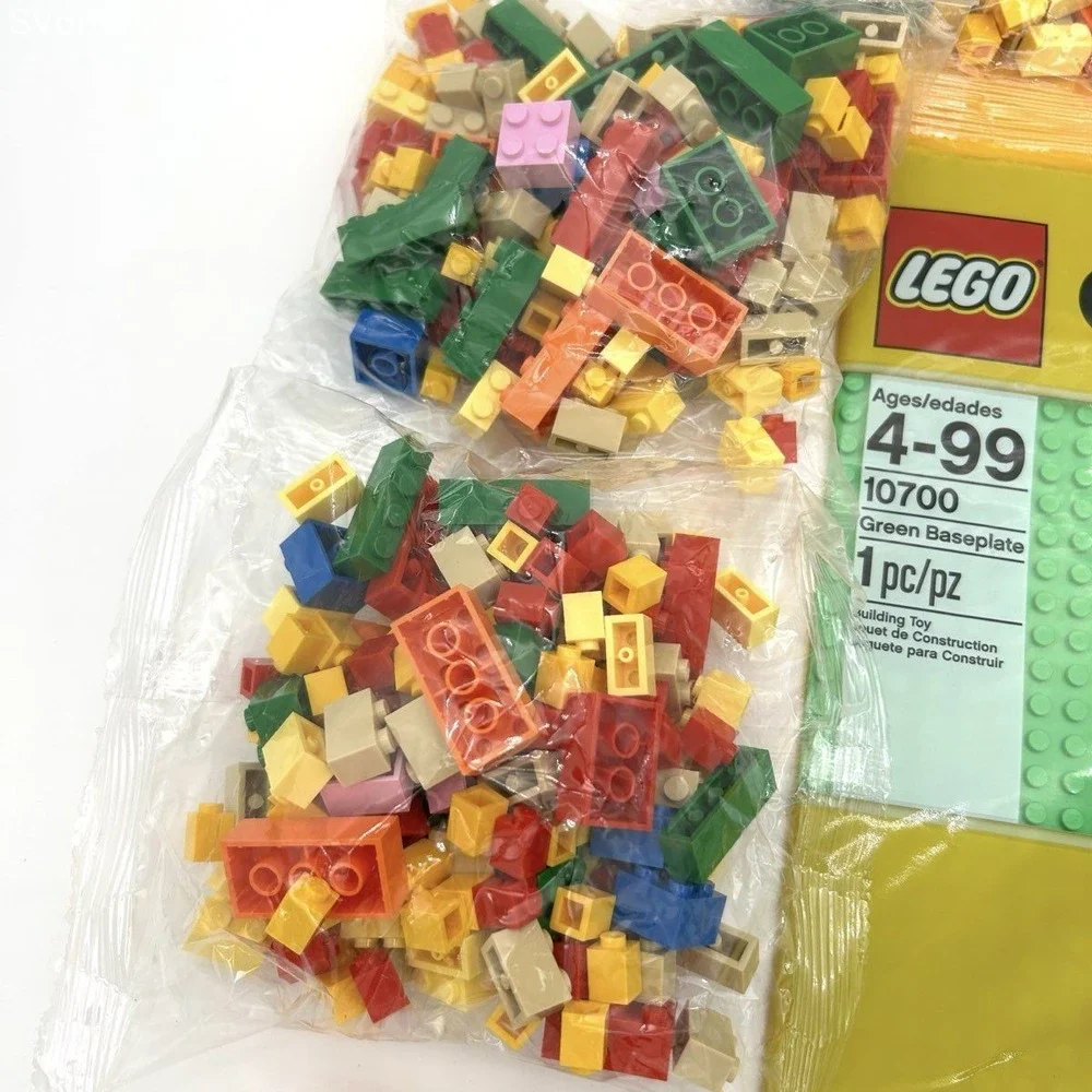 LEGO Classic Bricks Lot and 10700 Green Baseplate Building Toy